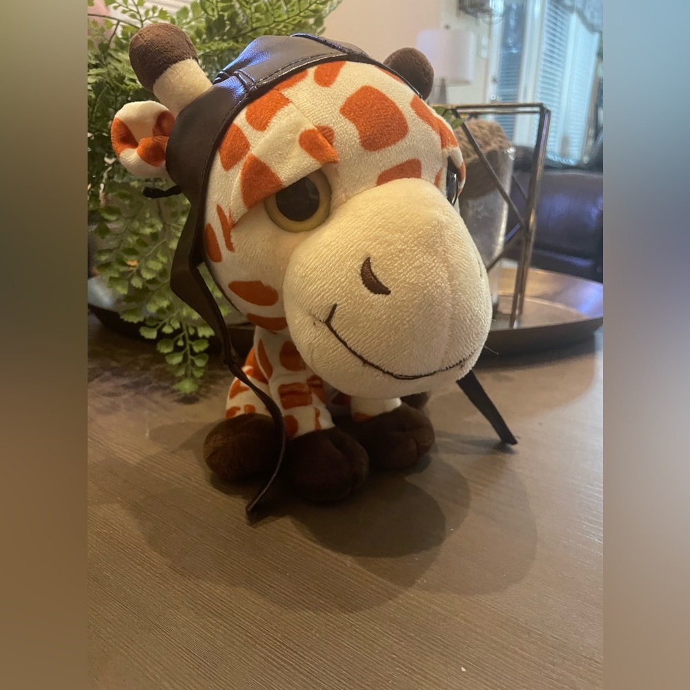 Plush aviator giraffe, 8 in